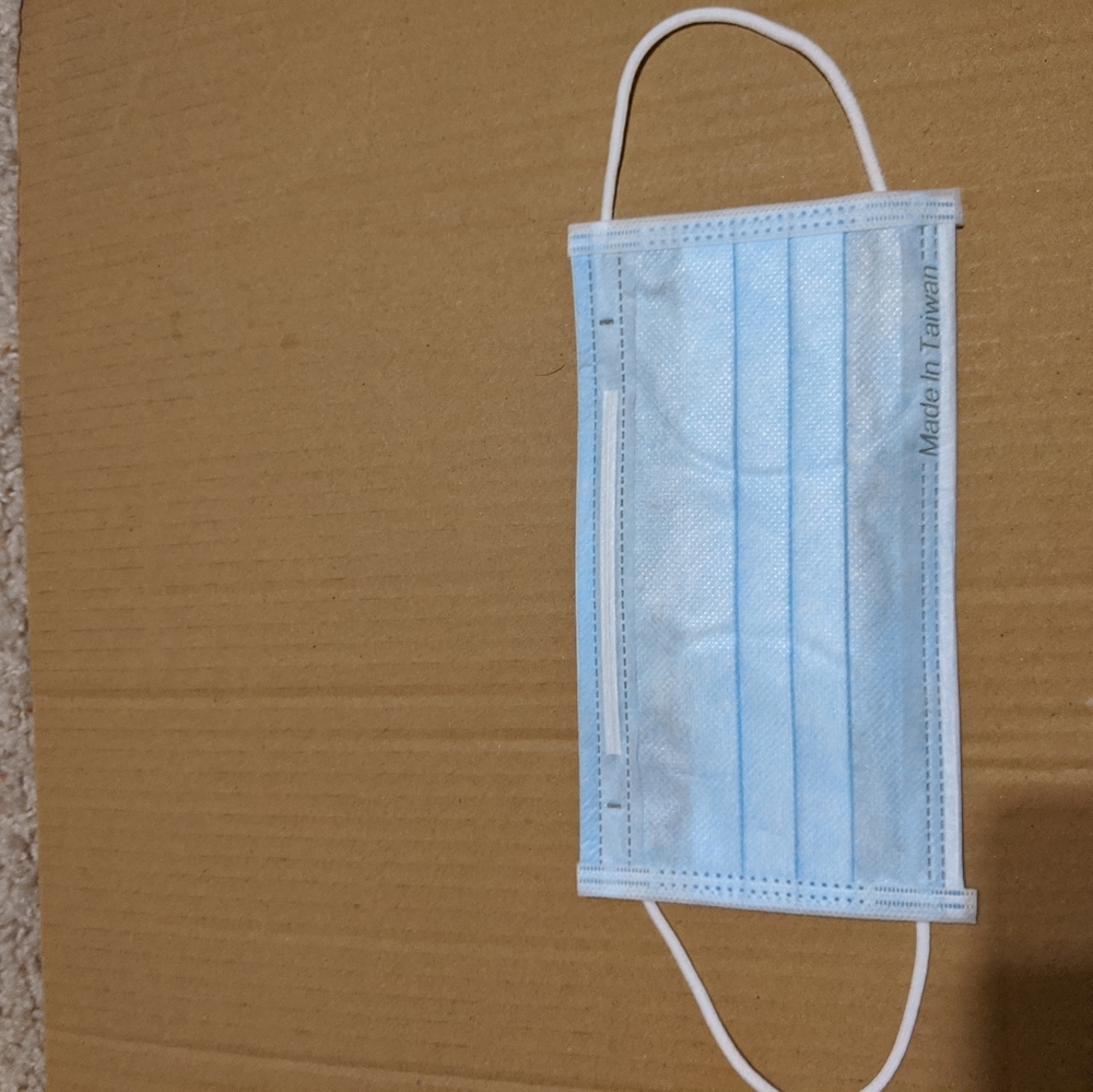 face mask - Picture 5 of 6